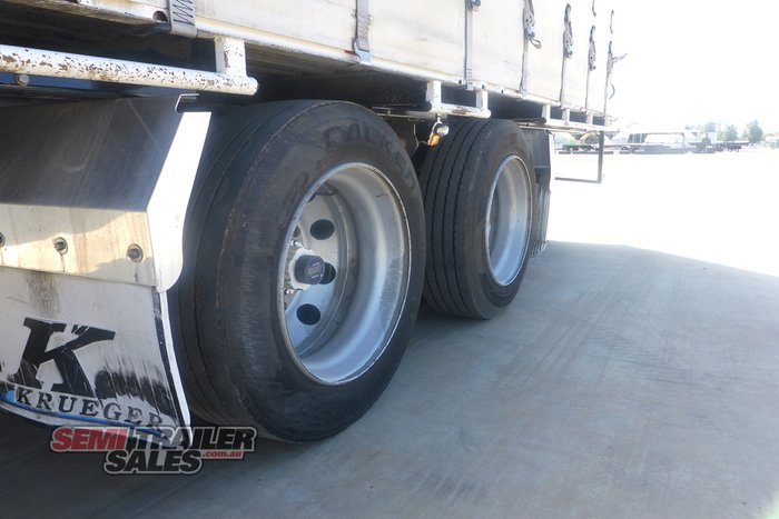 2013 Krueger 12 Pallet Pig Curtainsider