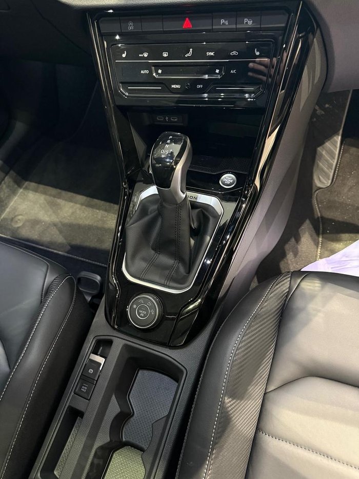 2024 Volkswagen T-Roc 140TSI R-Line