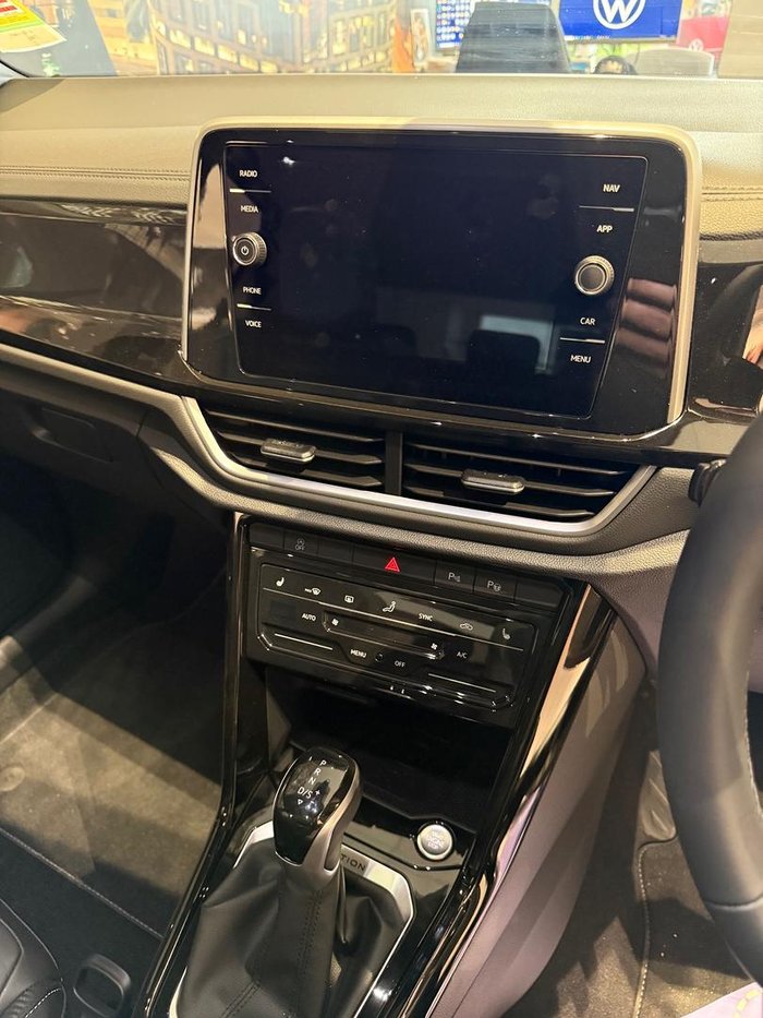 2024 Volkswagen T-Roc 140TSI R-Line