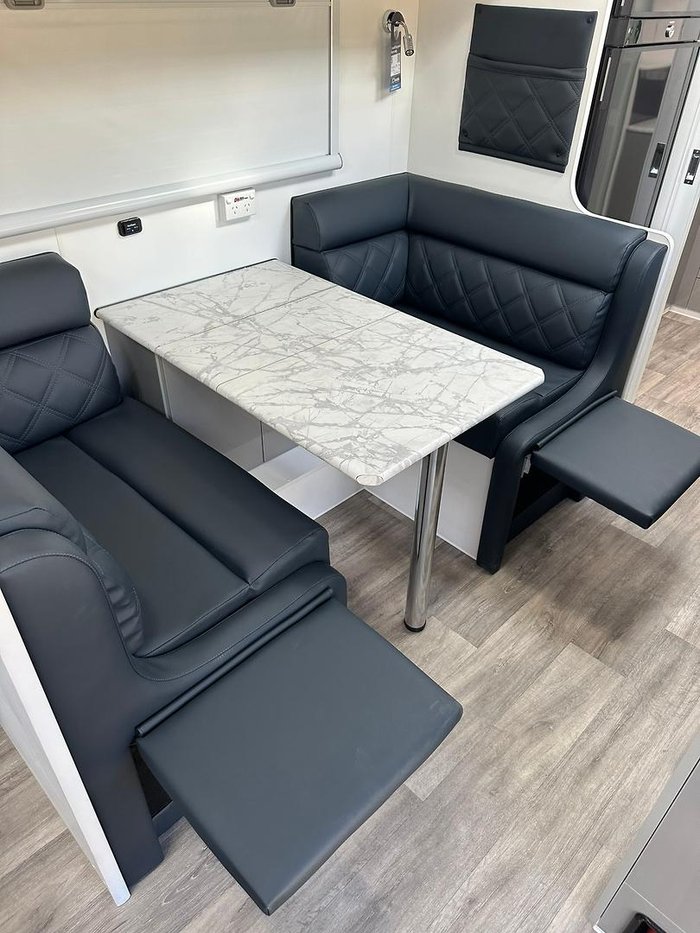 2024 Red Centre Newell 216 LARGE ENSUITE (was $105,490 now $84,990)