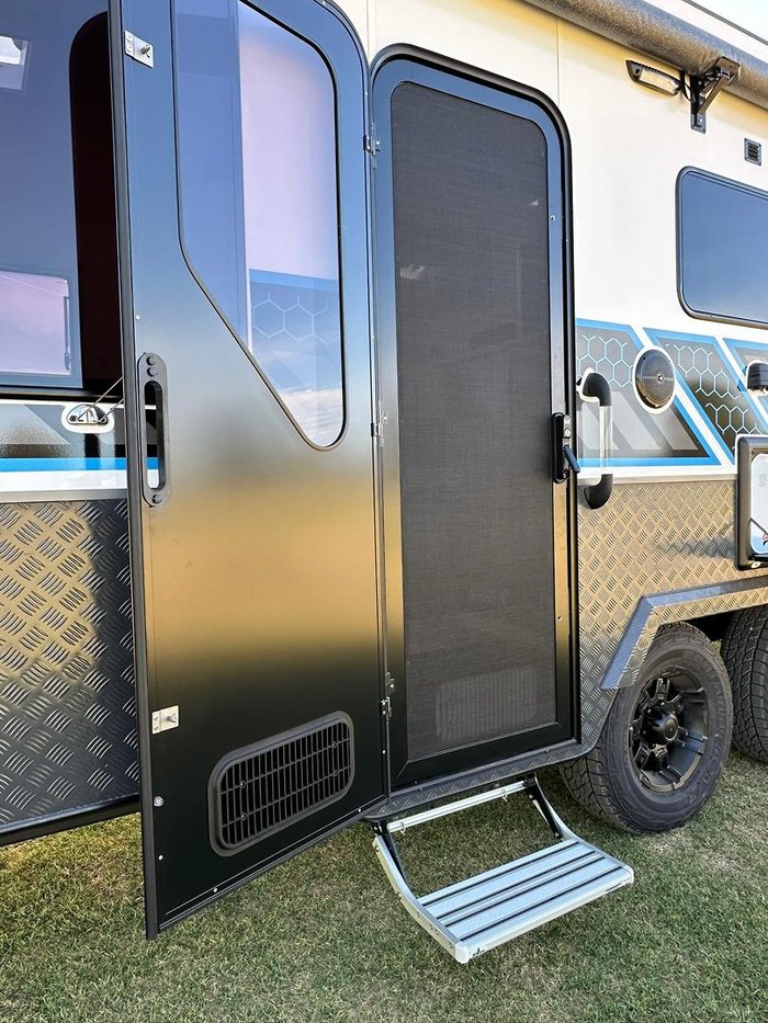 2024 Red Centre Newell 216 LARGE ENSUITE (was $105,490 now $89,990)