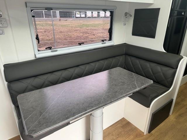 2023 Red Centre OASIS 22.6 Family Van