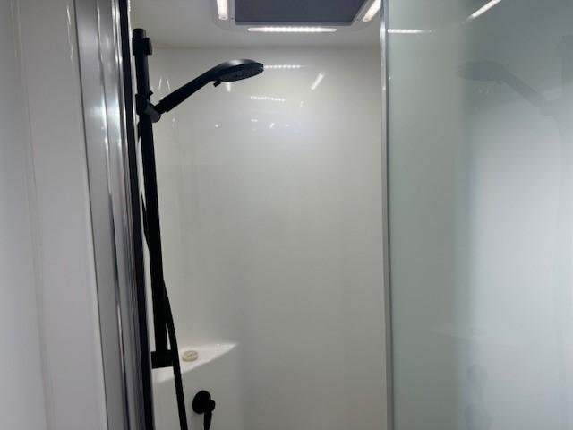 2023 Red Centre OASIS 22.6 Family Van