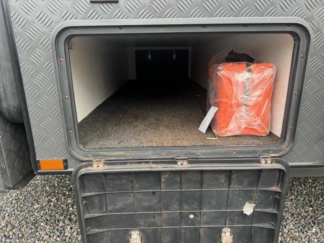 2023 Red Centre OASIS 22.6 Family Van