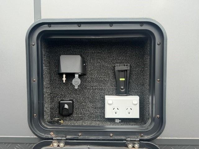 2023 Red Centre OASIS 22.6 Family Van