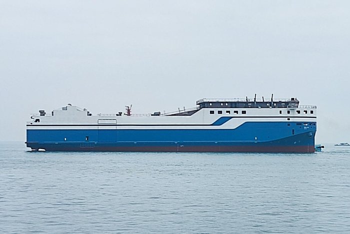 2025 COMMERCIAL Ship