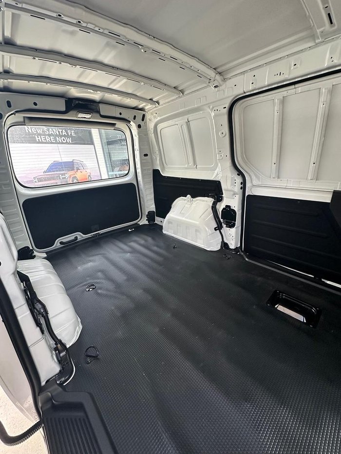 2023 Hyundai STARIA LOAD