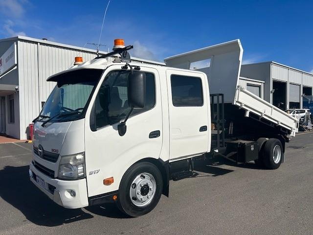 2014 Hino 300 917
