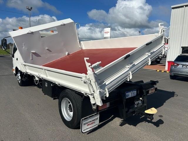 2014 Hino 300 917 917, DUAL CAB, MANUAL, 3 WAY TIPPER, X SHIRE