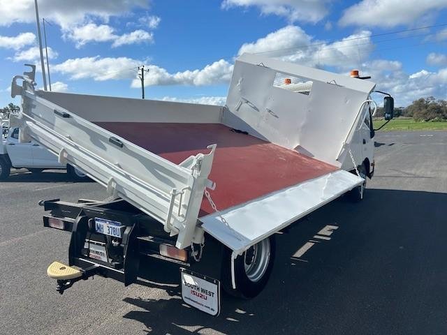 2014 Hino 300 917 917, DUAL CAB, MANUAL, 3 WAY TIPPER, X SHIRE