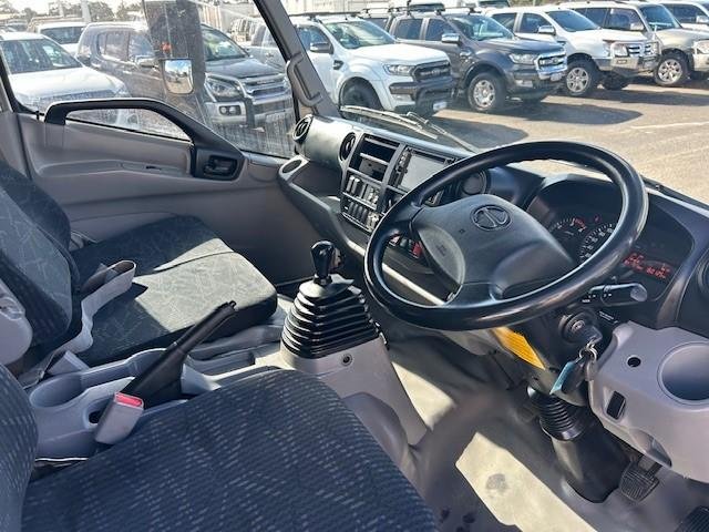 2014 Hino 300 917 917, DUAL CAB, MANUAL, 3 WAY TIPPER, X SHIRE