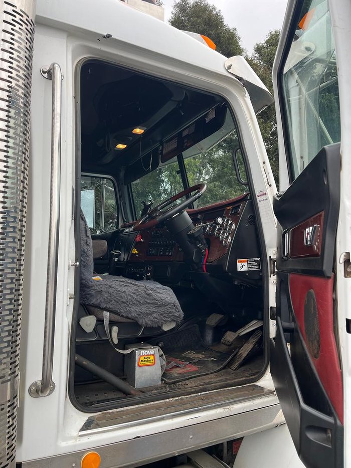 2018 Western Star 4864Fxb White