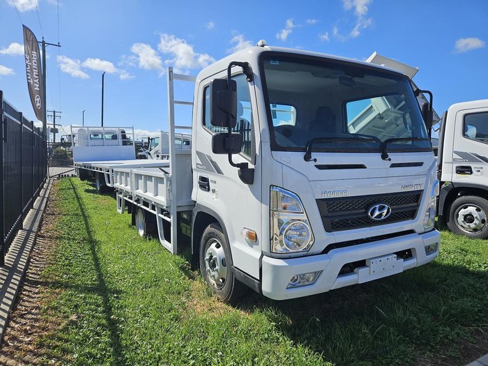 2024 Hyundai Mighty EX4/6 Tray White
