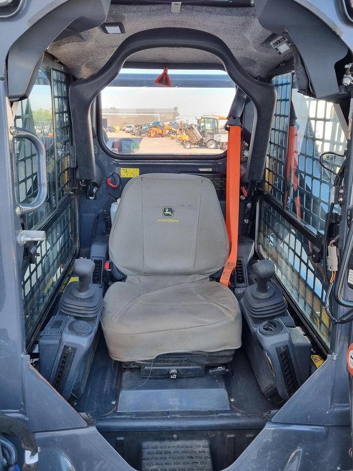 2019 John Deere 318G 