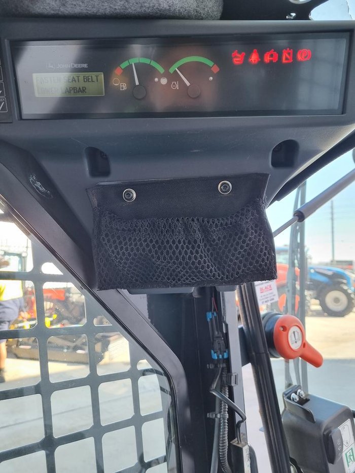 2019 John Deere 318G 