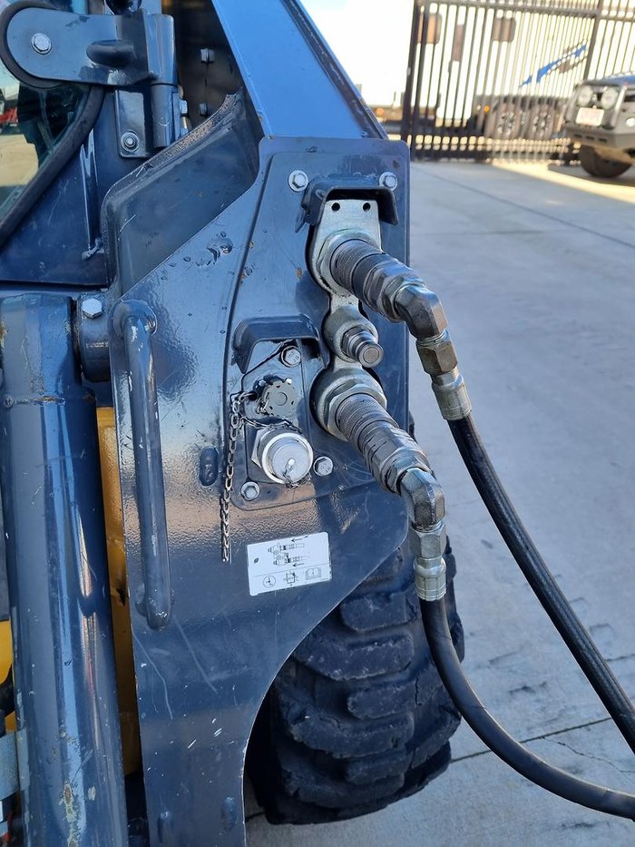 2019 John Deere 318G