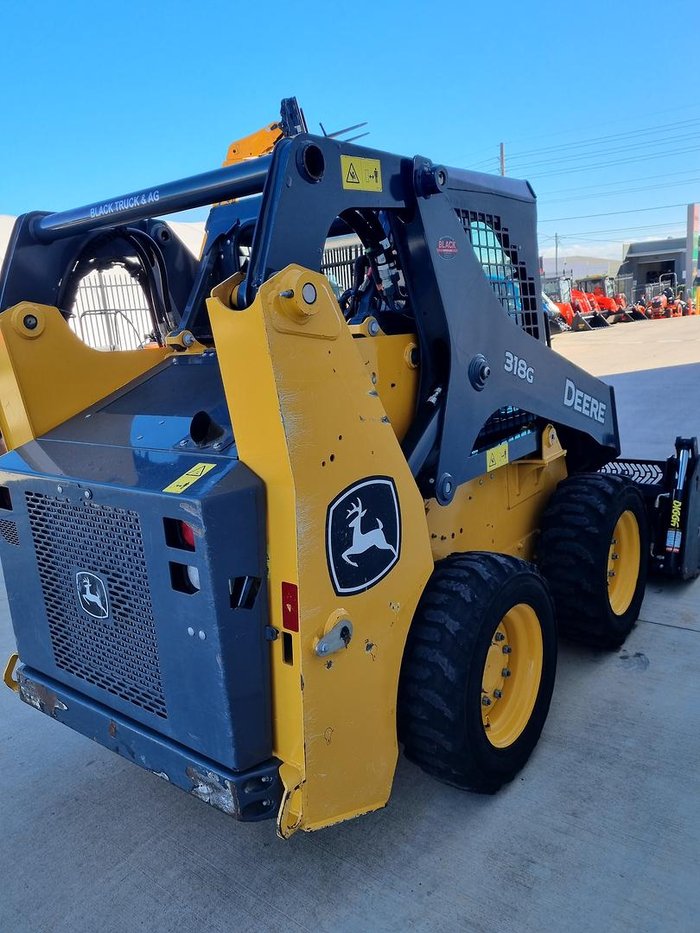 2019 John Deere 318G 