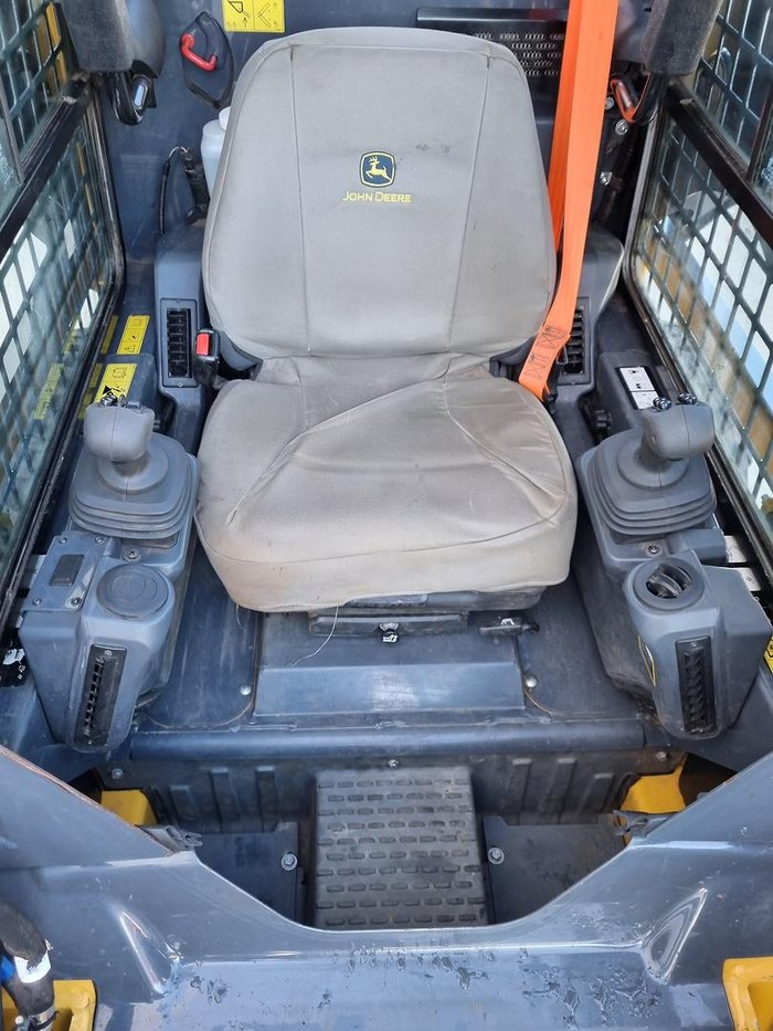 2019 John Deere 318G 