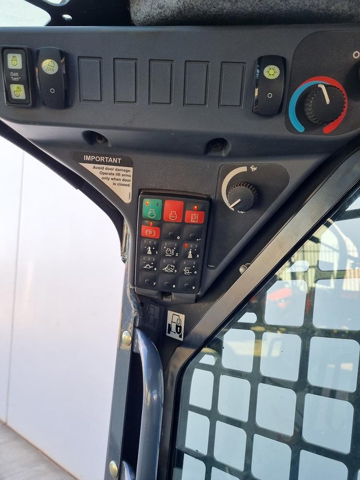 2019 John Deere 318G