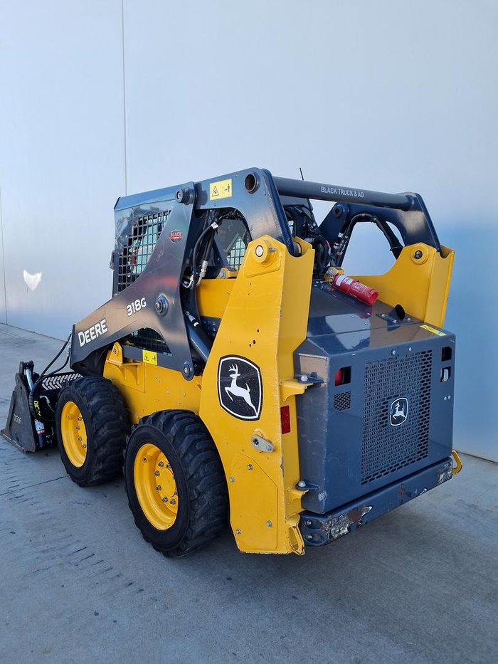 2019 John Deere 318G