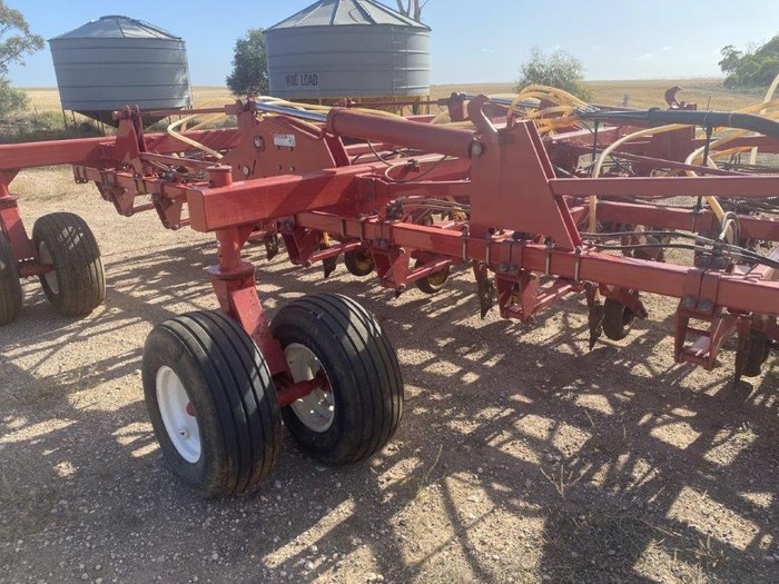 2016 Morris C2 Contour Air Drill Red