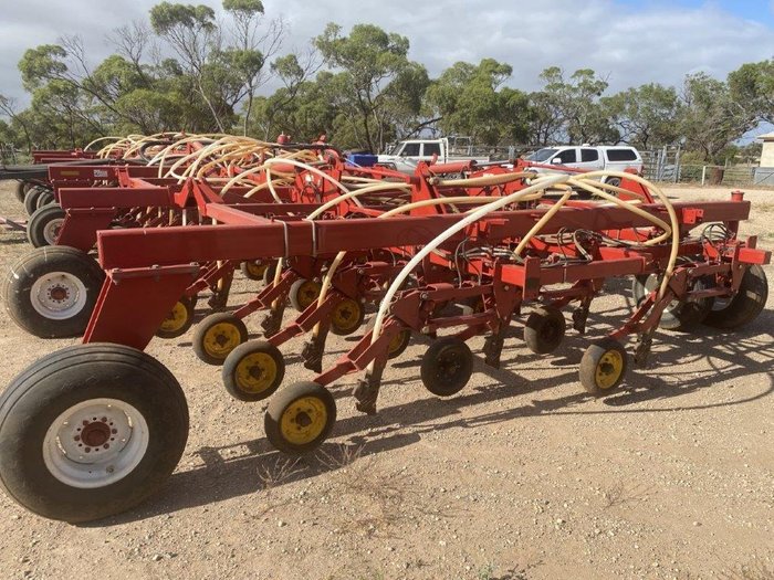 2016 Morris C2 Contour Air Drill Red