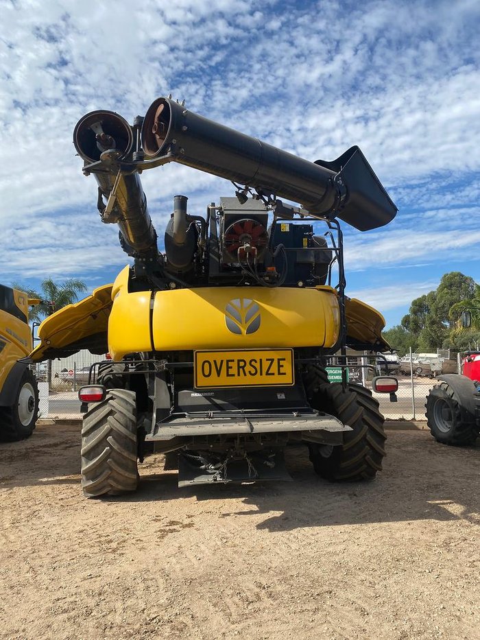 2017 New Holland Cr10.90