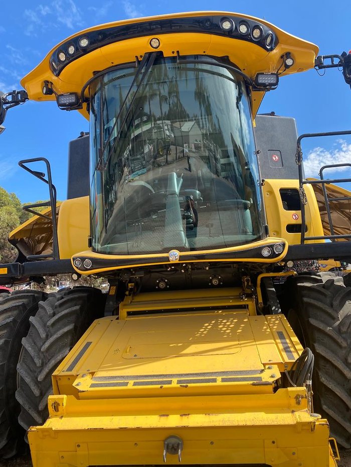 2017 New Holland Cr10.90