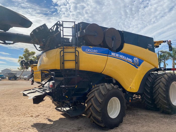 2017 New Holland Cr10.90