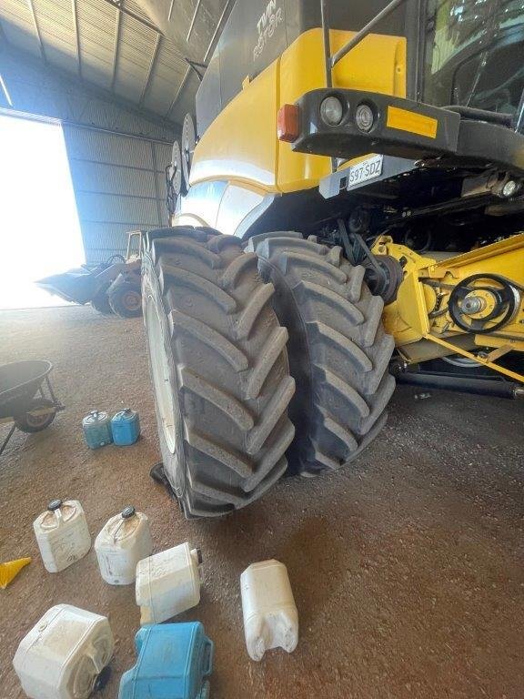 2017 New Holland Cr10.90