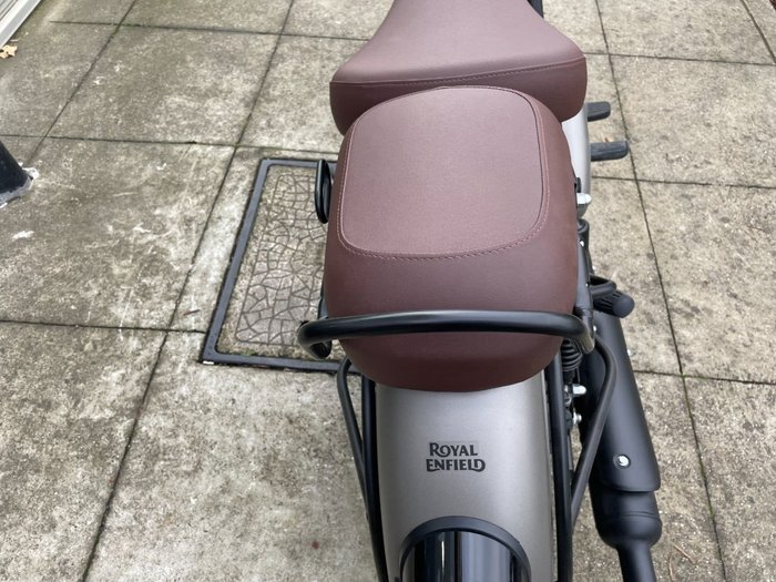 2024 Royal Enfield (see Also Enfiel CLASSIC 350 SIGNALS GREY