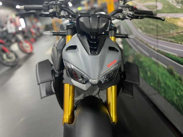 2024 Ducati Streetfighter V4 S Streetfighter Grey