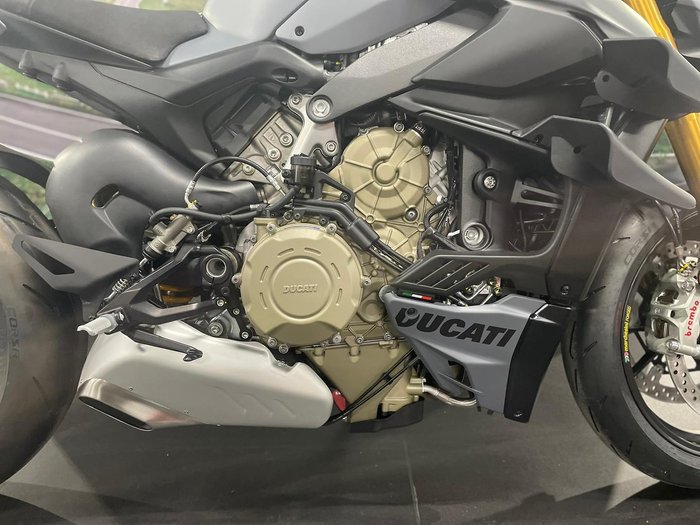 2024 Ducati Streetfighter V4 S Streetfighter Grey