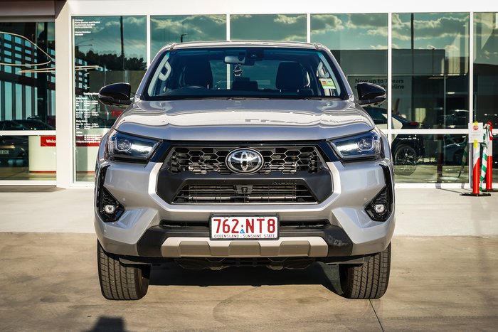 2025 Toyota HILUX SR5