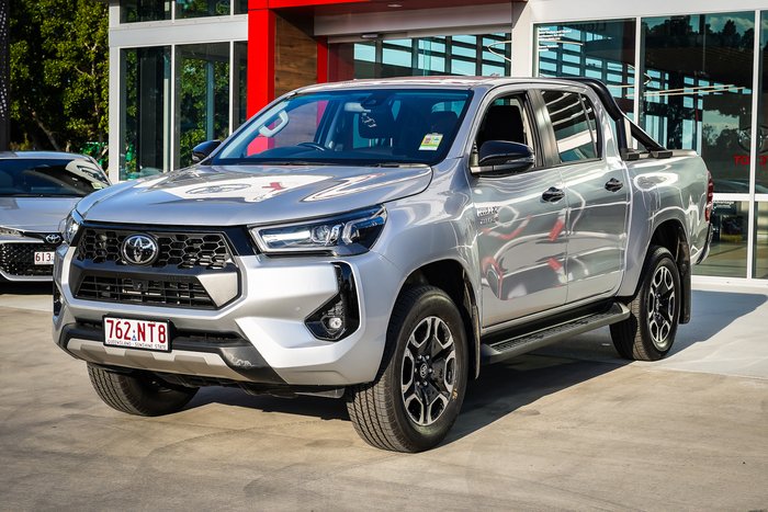 2025 Toyota HILUX SR5