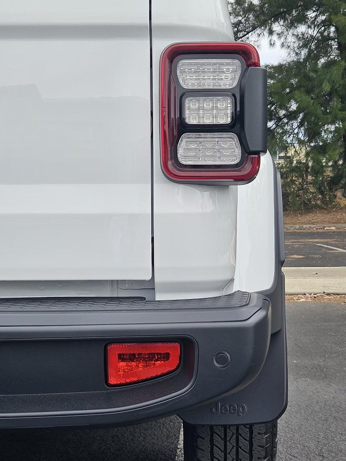 2023 Jeep Gladiator Night Eagle