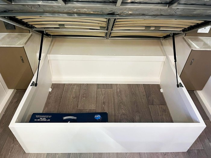2023 JB Caravans 22' Dirt Roader Bunk Caravan