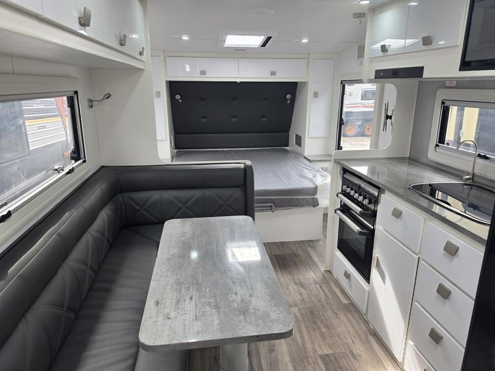 2024 JB Caravans Dirt Roader 20'8 Family
