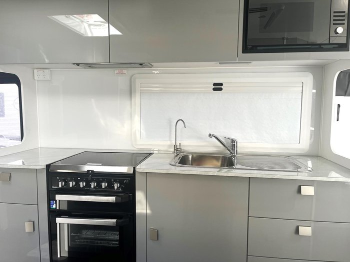 2024 JB Caravans 20.6Ft Traveller Intrigue Caravan