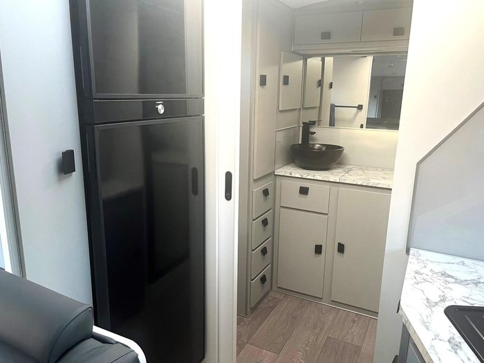 2024 JB Caravans 21.6Ft Dirt Road Xtreme Off Road Caravan