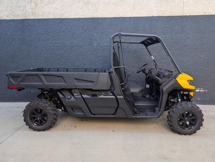 2024 Can-Am Defender HD10 DPS PRO Defender Yellow