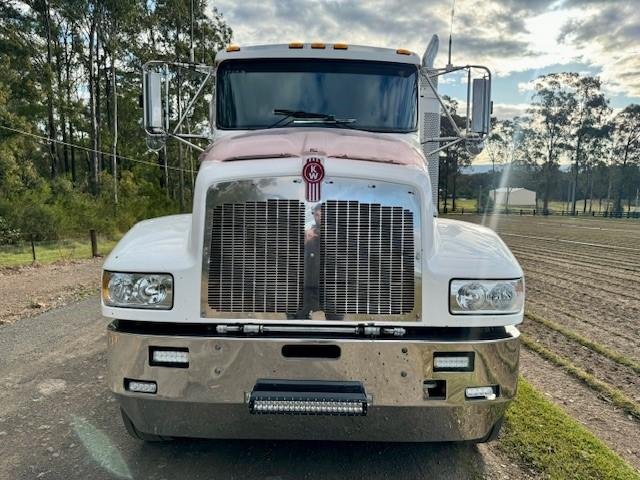 2013 Kenworth T359 Daycab, Cummins Isme5, 18Sp