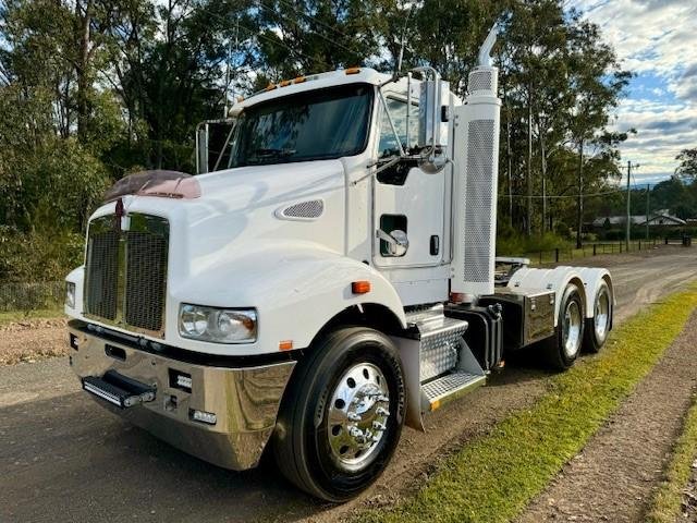 2013 Kenworth T359 Daycab, Cummins Isme5, 18Sp