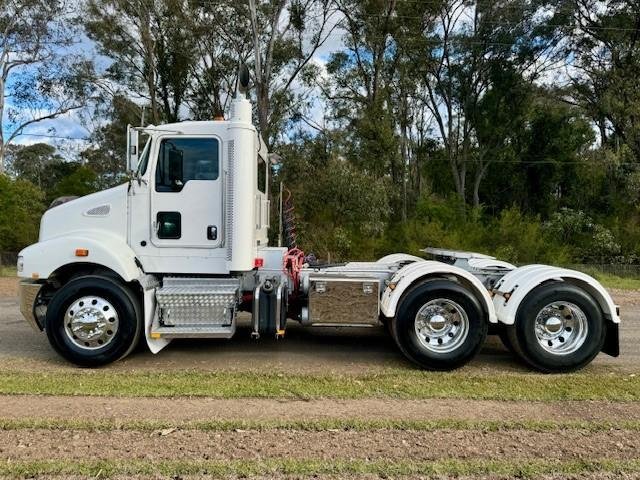 2013 Kenworth T359 Daycab, Cummins Isme5, 18Sp