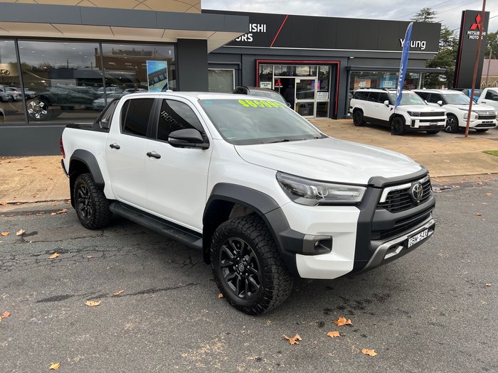 2023 TOYOTA HILUX ROGUE
