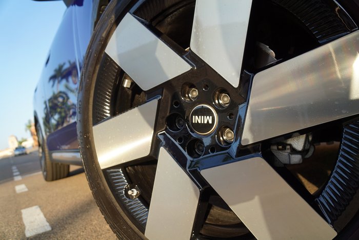 2024 MINI Countryman SE Favoured