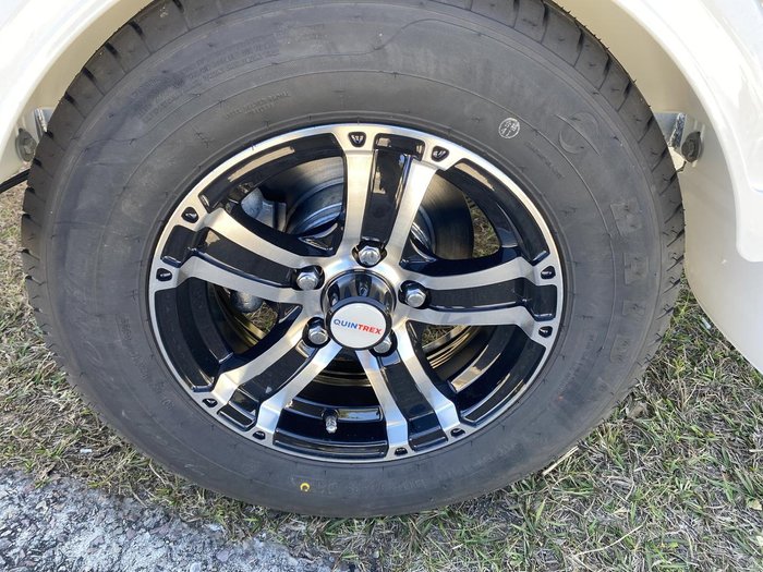 2025 QUINTREX 430 Top Ender