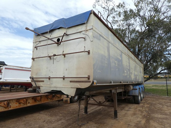 1981 Panther Tipper
