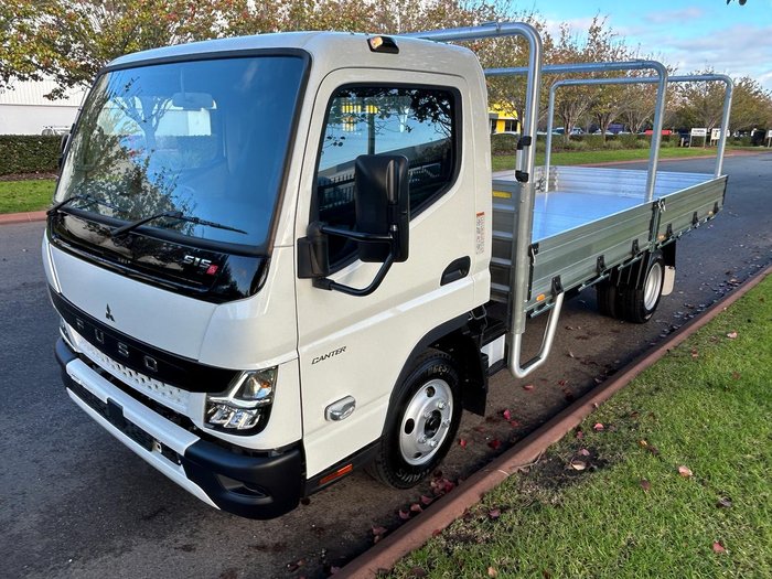 2025 Fuso 515 Canter . White