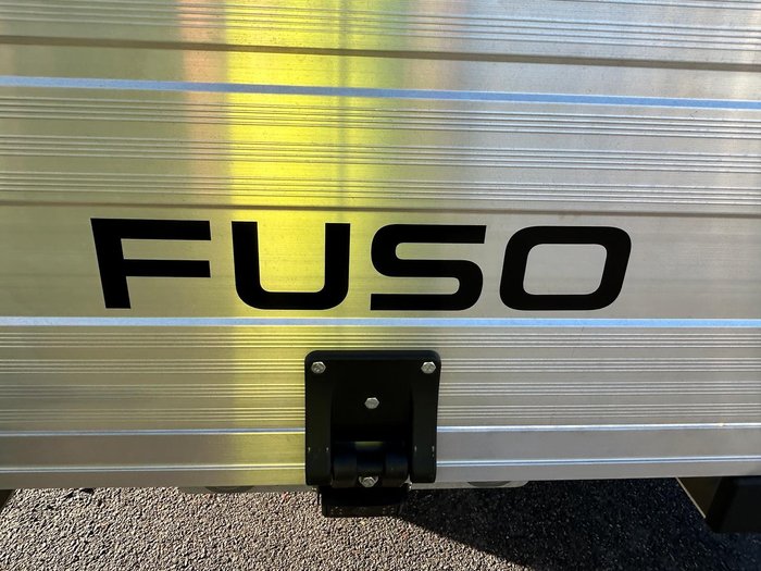 2025 Fuso 515 Canter . White